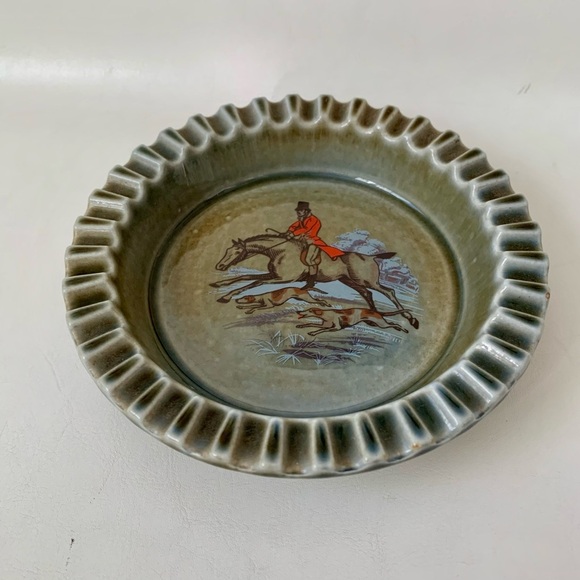Vintage Wade Co Armagh Irish Porcelain Ashtray Ireland - Picture 1 of 11